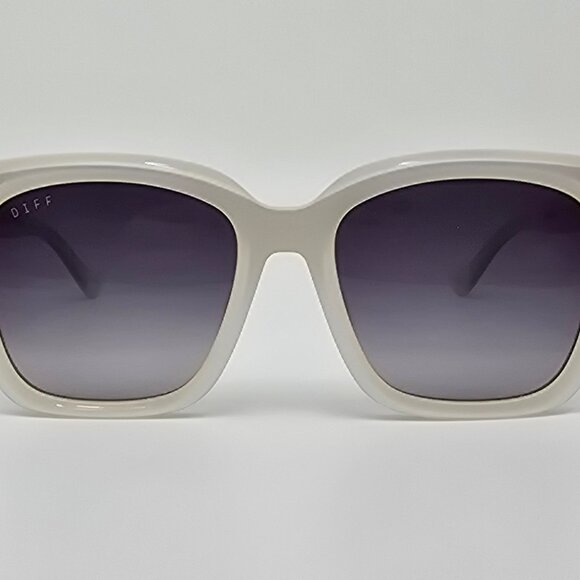 Diff Eyewear Meredith Snowbound Frame Grey Gradient Lens Sunglasses w/ Case 54mm main image 13